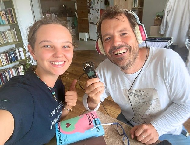 AQPLA - Al treilea episod de podcast Aquatic Plastic: povestea Sydney Steenland și lupta cu poluarea cu plastic